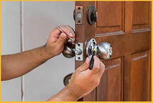 Phoenix Advantage Locksmith Phoenix, AZ 602-687-4452 - 3-residential-lock-change